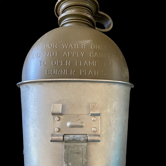 VINTAGE - 1965 Military Water Canteens set of 2 - Picture 2 of 4